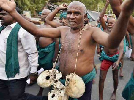 તમિલનાડુના ખેડૂતોએ કહ્યું સરકારે વાત ના માની તો કરીશું આ...