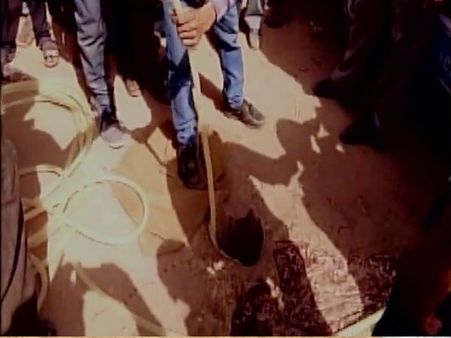 સુરેન્દ્રનગરમાં બોરવેલમાં પડેલા 4 વર્ષના સાગરનું થયું મોત