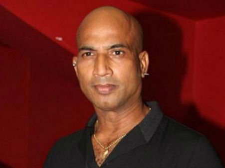 હિંદી ફિલ્મોના વિલનને લોકોએ માર્યા પથ્થર