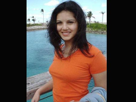 શીખ પરિવારમાં જન્મ