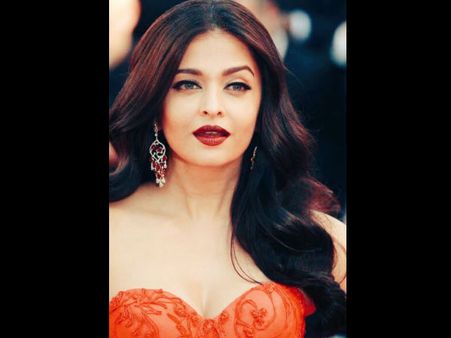 ઐશ્વર્યાનો લૂક ઐશ્વર્યાનો લૂક