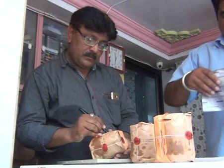 જામનગર: આરોગ્ય વિભાગ દ્વારા આઇસક્રીમ પાર્લરમાં દરોડા