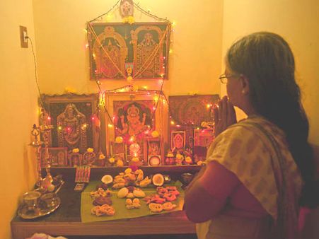 સ્વગત લોકોના ફોટા ન લગાવો
