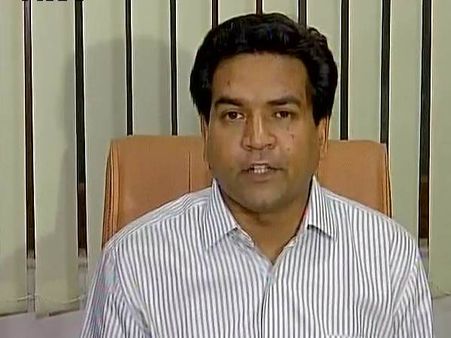 કેજરીવાલને ભ્રષ્ટ સાબિત કરતા-કરતા કપિલ મિશ્રા થયા બેભાન