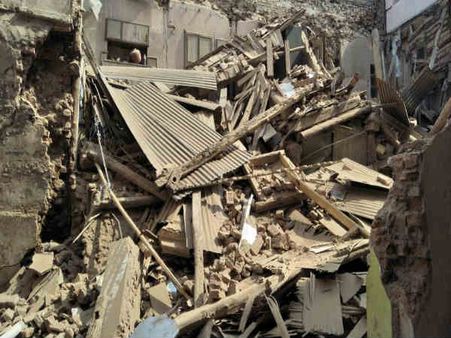 ભરૂચમાં 3 માળનું મકાન અચાનક થયું ધરાસાઈ