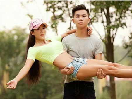 આ મિત્રો કે યુગલ નથી! તેમનો સંબંધ જાણી આશ્ચર્યચકિત થઇ જશો..