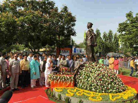 મહાગુજરાત આંદોલનના પ્રણેતાને વિજય રૂપાણીએ આપી ભાવાંજલિ