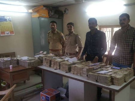 5.80 કરોડની જૂની બંધ નોટ સાથે 5 ઈશ્મ ઝડપાયા