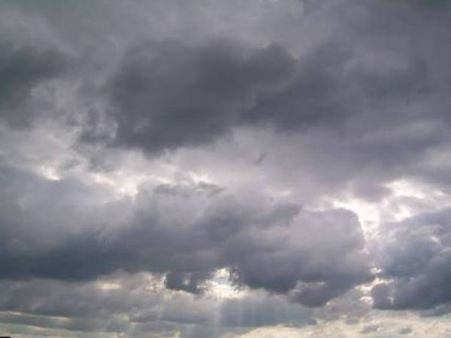 અમદાવાદ સમેત રાજ્યભરમાં છવાયા વાદળા...