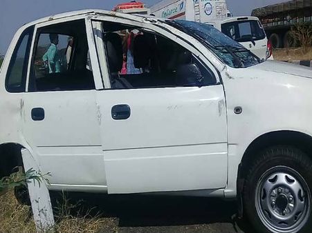 અમદાવાદ-રાજકોટ હાઈવે પર ચાલુ કારે ટાયર નીકળી જતાં અકસ્માત