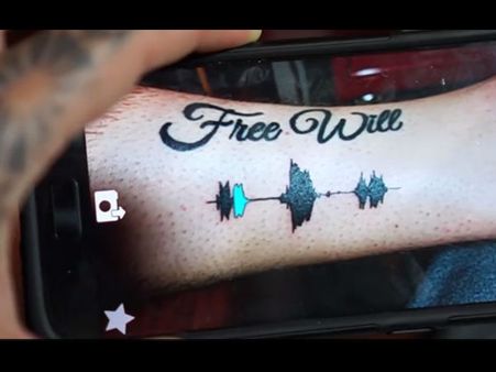 Viral Video: આ વ્યક્તિએ શોધી કાઢ્યું વાત કરતું ટેટૂ