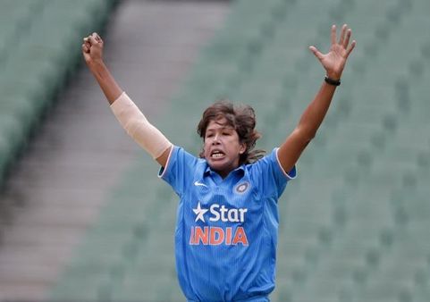 વર્લ્ડ રેકોર્ડ: વિમેન્સ વનડેમાં સૌથી વધુ વિકેટ લેનાર બોલર