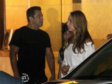 ગર્લફ્રેન્ડ સાથે સલમાન