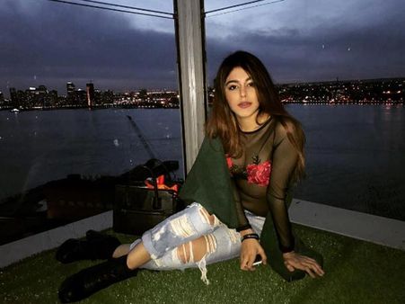 જ્હાનવી-સારાને કોમ્પિટિશન જ્હાનવી-સારાને કોમ્પિટિશન