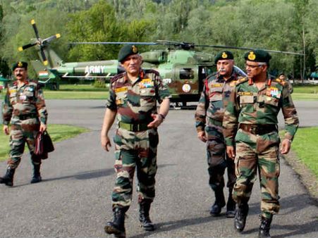 પાક.ને જવાબ આપવા, કાશ્મીર પહોંચ્યા આર્મી ચીફ અને કમાન્ડર