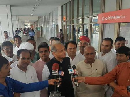 કોંગ્રેસ નેતા અશોક ગહેલોત ગુજરાતની બે દિવસ મુલાકાતે