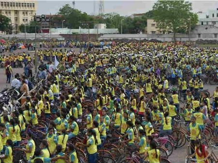 PMની રાજકોટ મુલાકાત પહેલાં વિદ્યાર્થીનીઓએ બનાવ્યો આ રેકોર્ડ