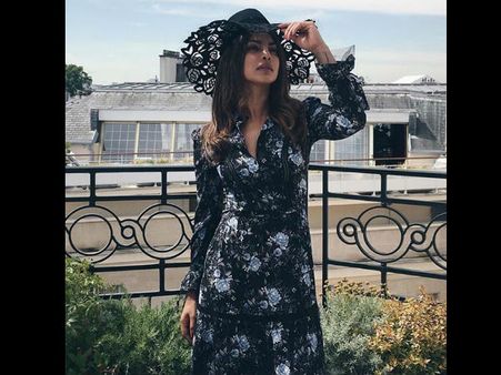 નેગેટિવ રોલ