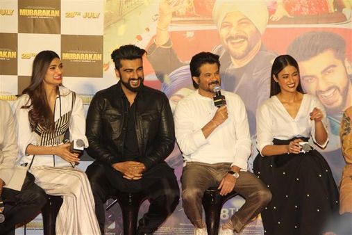 'મુબારકાં'ની ટીમે 4 કલાક જોઇ રાહ