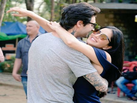 માતા બની સની લિયોન, બાળકીનું નામ રાખ્યું નિશા કૌર વેબર