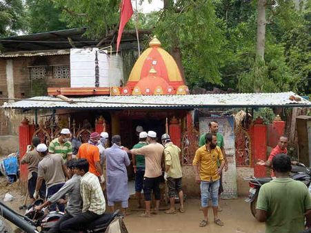 પૂરગ્રસ્ત ધાનેરામાં મુસ્લિમ સમાજના લોકોએ કરી અનોખી સેવા