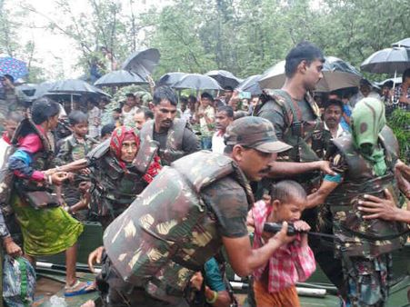 Photos:આબુના પાણીએ પૂરમાં ફસાયેલા બનાસકાંઠાની મુશ્કેલી વધારી