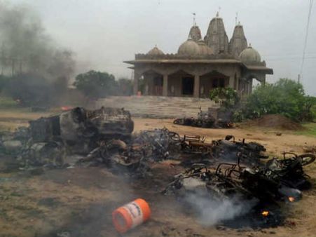 2 લોકોની મોત પછી, હળવદમાં અજંપા ભરી સ્થિતિ