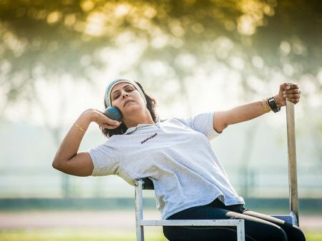 લકવા શરીરને ઝકડ્યું પણ મન...