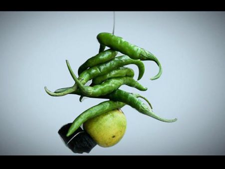 પગ મુકનાર પર ખરાબ પ્રભાવ પડે છે 