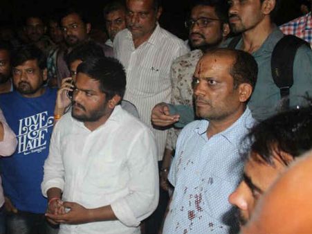 પાસના સભ્ય દિનેશ બાંભણિયા પર થયો હુમલો, હાર્દિકે કહ્યું આમ...