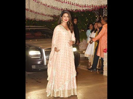 હોલીવૂડ સ્ટાર્સ?