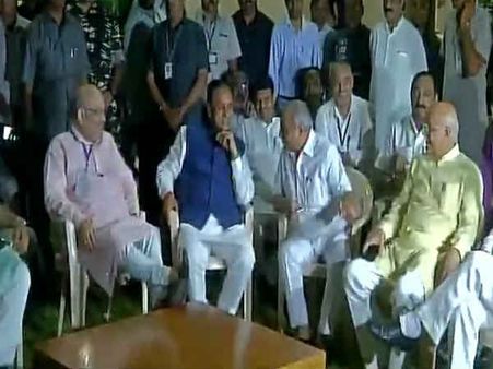 ગુજરાત રાજ્યસભાની ચૂંટણીએ રાજકારણીઓને કરાવ્યું જાગરણ