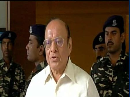 કોંગ્રેસમાંથી 14 ધારાસભ્યોની હાકલપટ્ટી, જાણો કોણ કોણ?