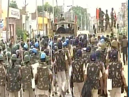 રામ રહીમનું ગઢ સિરસામાં સેનાનો પ્રવેશ, 36 આશ્રમો સીલ