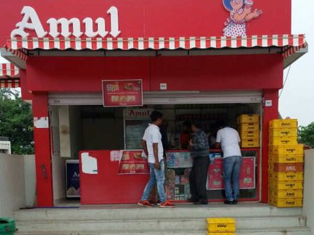 અમદાવાદમાં અમુલના કર્મચારી પર ગોળીબાર, એક ઇજાગ્રસ્ત