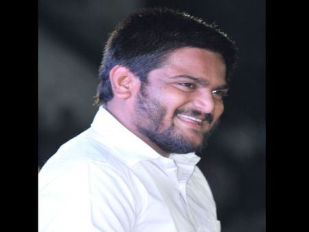 પાટણ: હાર્દિક પટેલ સહિત 6 લોકો સામે પોલીસ ફરિયાદ