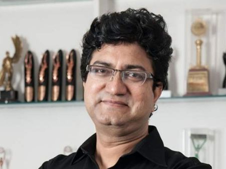 પ્રસૂન જોશી બન્યા સેન્સર બોર્ડના નવા ચીફ