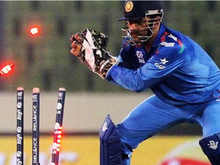 Video: ઑસ્ટ્રેલિયા સામેની 4થી વન ડેમાં ધોનીની અવિશ્વસનીય ભૂલ