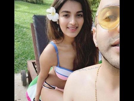 ગોવામાં થઇ રહી છે રિલેક્સ ગોવામાં થઇ રહી છે રિલેક્સ