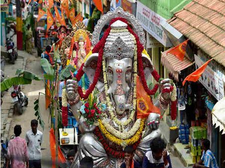 બાપ્પાને અપાઈ અશ્રુભીની વિદાય 