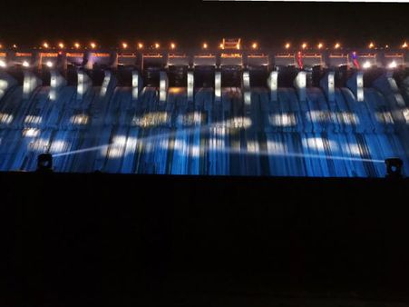 ડેમ અને મુશ્કેલીઓ