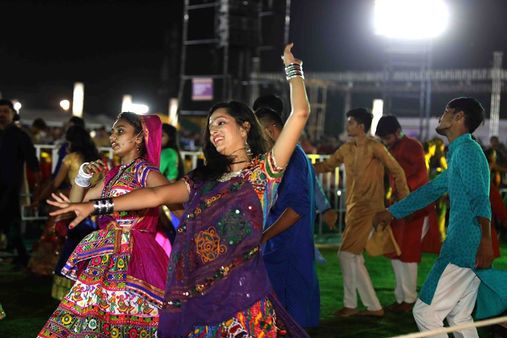 ગરબા અને ગૌરીઓ