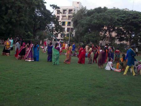 ગરબા ઉંમર નથી જોતા