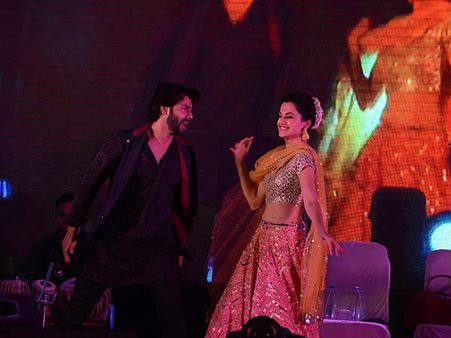 અમદાવાદમાં માણી ગરબાની મજા અમદાવાદમાં માણી ગરબાની મજા