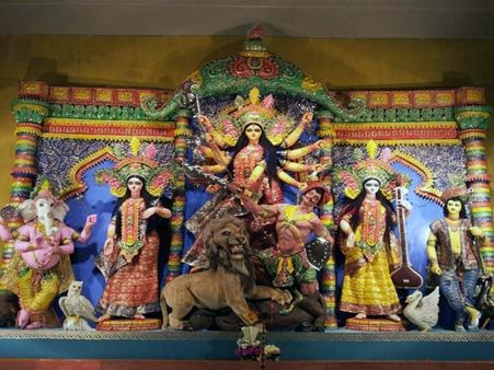 નવ દિવસ ચાલતી દુર્ગા પૂજાની સમાપ્તિ