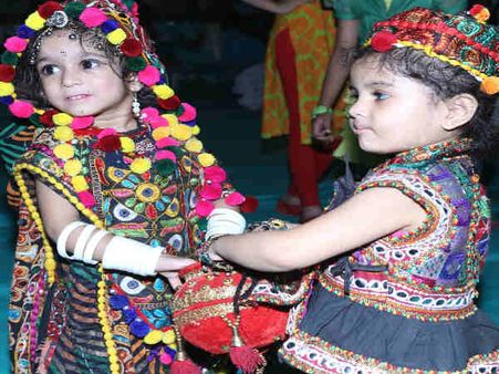 Video: નવરાત્રીમાં ખાલી બાળકો માટે રમાયા સ્પેશ્યલ ગરબા