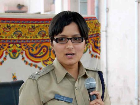 ચૂંટણી પહેલા 57 IPS અધિકારીઓની બદલી, 4ને પ્રમોશન