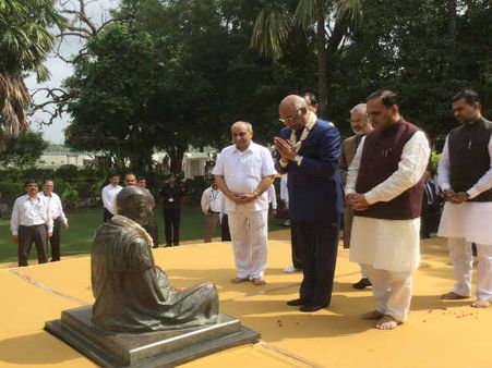 ગાંધી આશ્રમની મુલાકાતે રાષ્ટ્રપતિ કોવિંદ, કર્યું વૃક્ષારોપણ