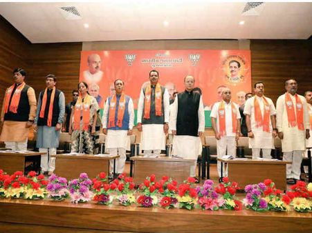 અરૂણ જેટલી અને નિર્મલા સીતારામન ગુજરાતની મુલાકાતે