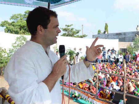 સિંહાના પક્ષમાં બોલ્યા રાહુલ ગાંધી, કહ્યું વિકાસ ગાંડો થયો છે!